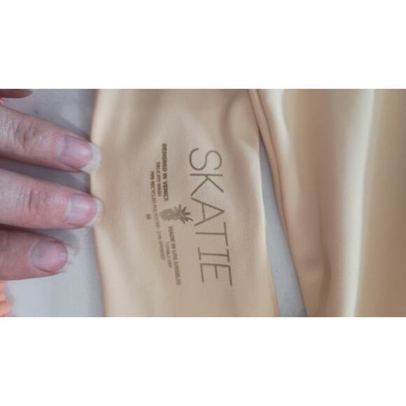 NWT Skatie bikini Designed in Venice orange cream top/buttercream bottom. Size M - Picture 5 of 9